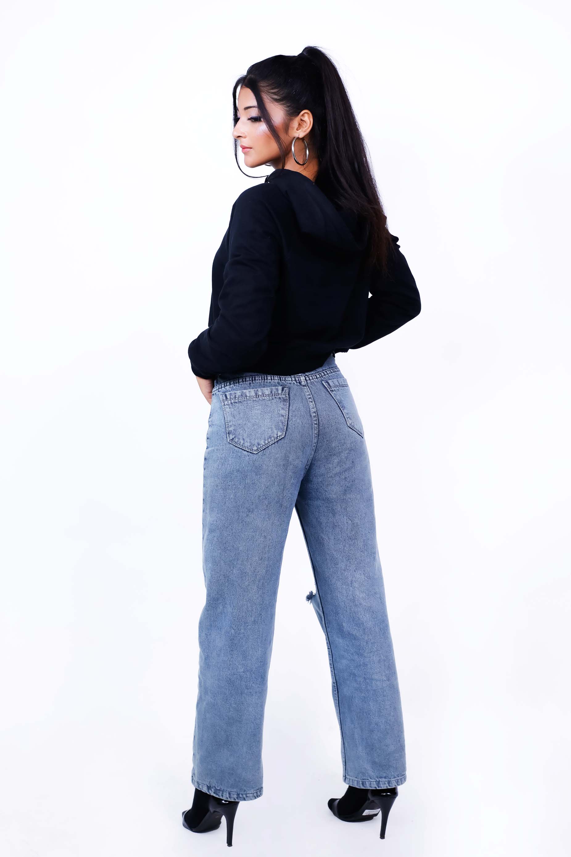 Crop Hoodie Black-Slayink-CASUAL,casualwear,Cotton,Crop Sweatshirt,Crop top,Hoodie,Loungewear,Sweattop,Westernwear,Winter,winterclothing