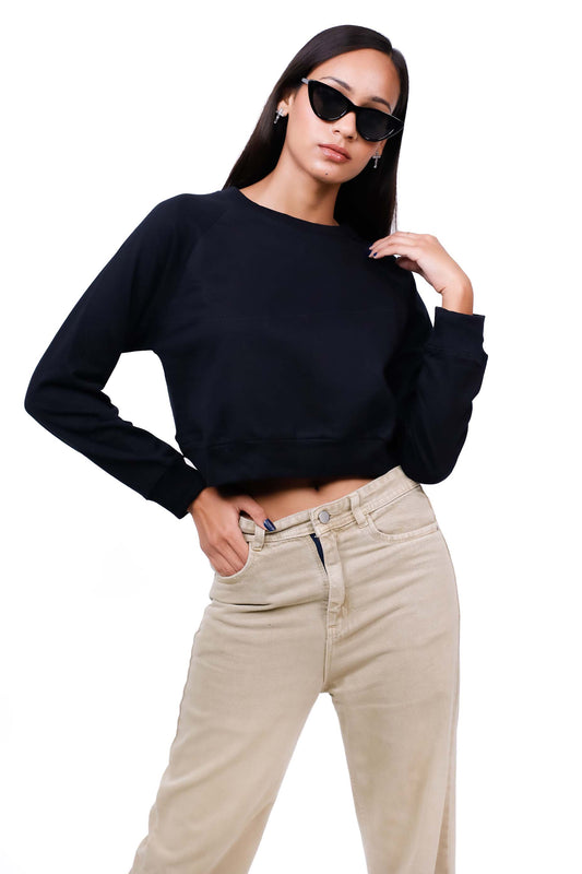 Crop Sweatshirt Black, Casual Black Sweatshirt, Women's Crop Sweatshirt, Black Raglan Sleeve Crop Sweatshirt, Trendy Sweatshirt, Soft Fleece Sweatshirt, High-Waisted Pairing Sweatshirt, Comfortable Sweatshirt, Warm Sweatshirt