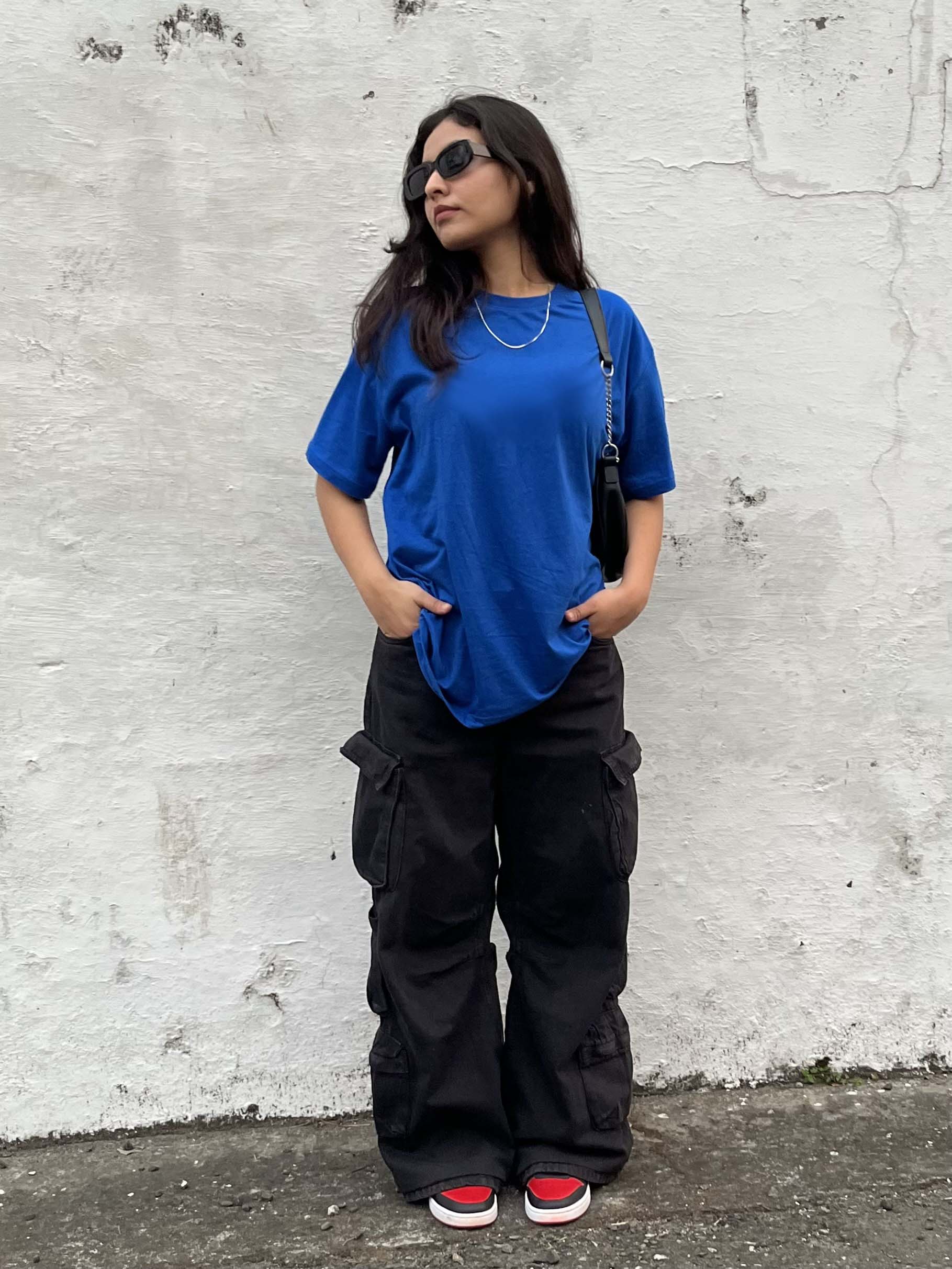 women casual outfit, slaying outfit, blue T-shirt