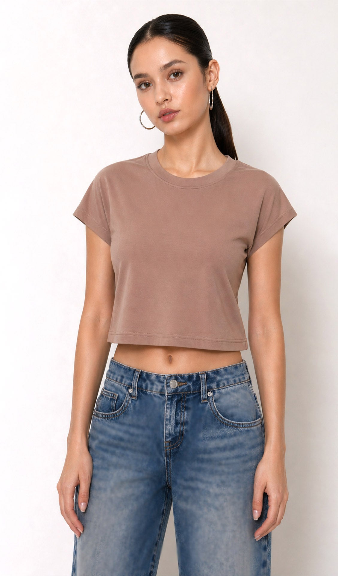  brown cotton crop top. aesthetic fashion top. Comfortable cotton crop top in latte brown shade.Basic brown crop top for casual and layered outfits. Trendy brown cotton crop top for women’s fashion store. Soft stretch cotton brown crop top for daily wear. Brown fitted crop top with clean minimal design. Cotton cap sleeve crop top in earthy brown tone.
Women’s latte brown cropped cotton t-shirt top. Casual chic brown cotton crop top for Gen Z fashion.
