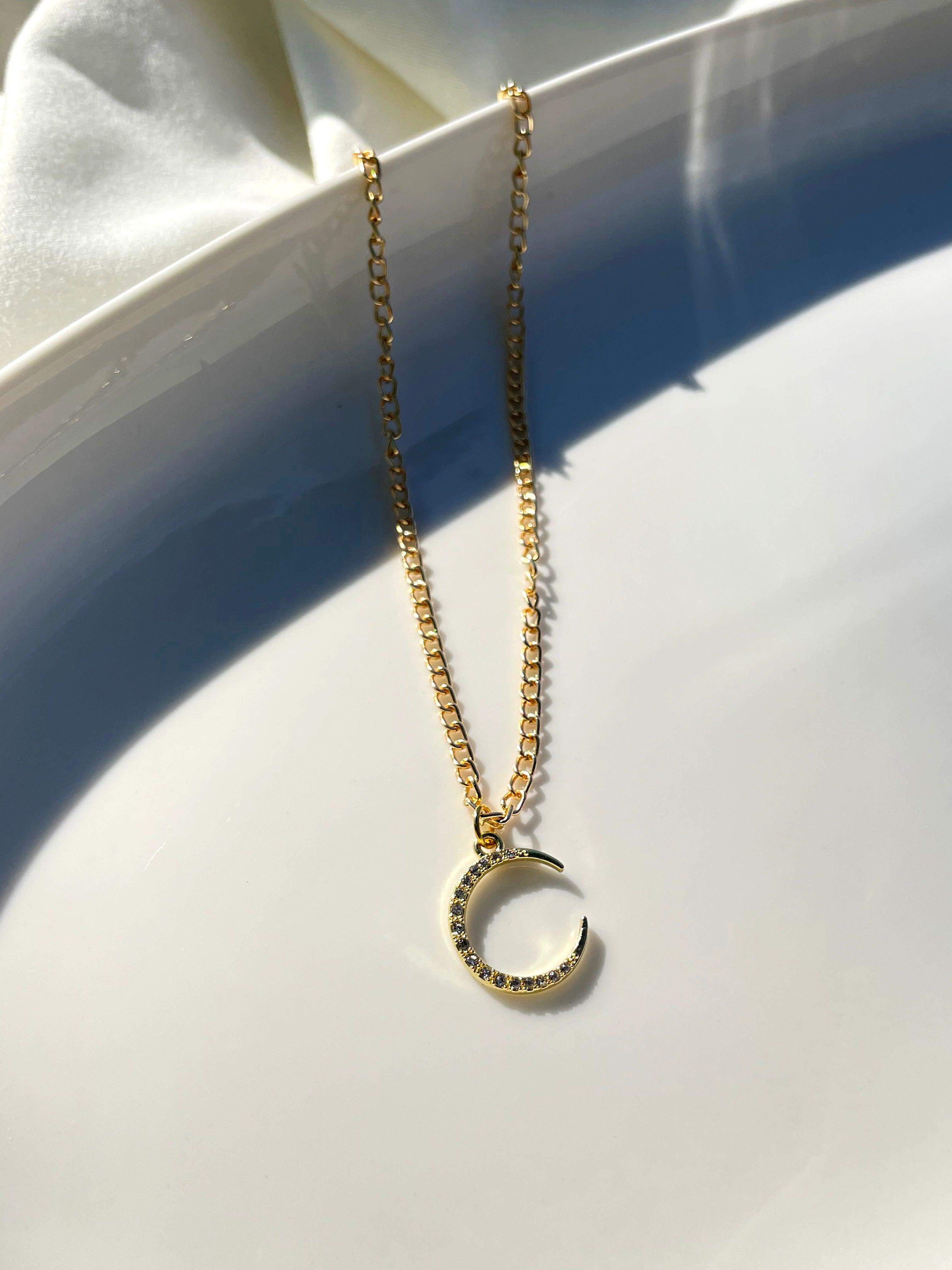 Crescent Moon Necklace Gold-Slayink-accessories,chain,chain necklace,Choker,crescent moon necklace,Gold chain,Gold necklace,jewellery,moon pendant,necklace,necklaces,pendant